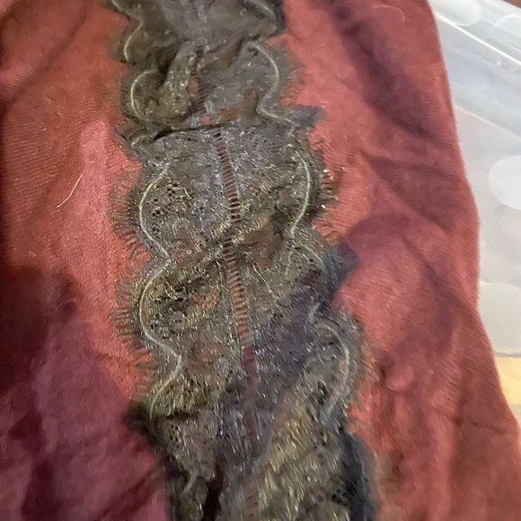 Woman’s Sweater - Picture 3 of 8